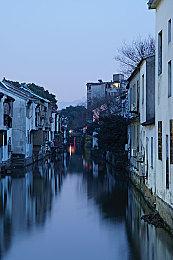 《深海迷航》开发商数字战棋游戏《破月勇者》推出1.0正式版